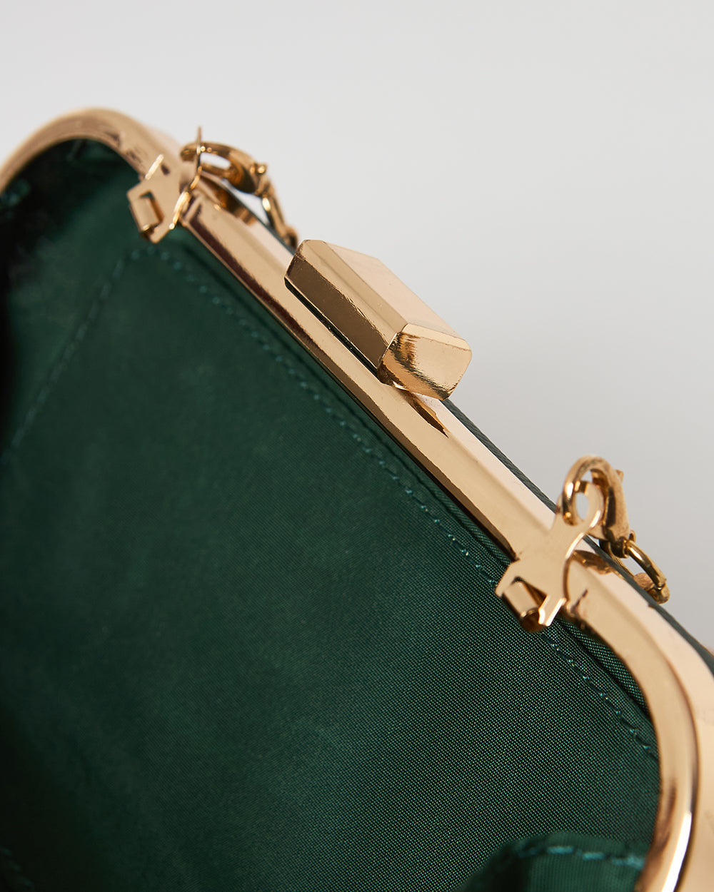 The Lucknow Clutch | Palace Memoirs