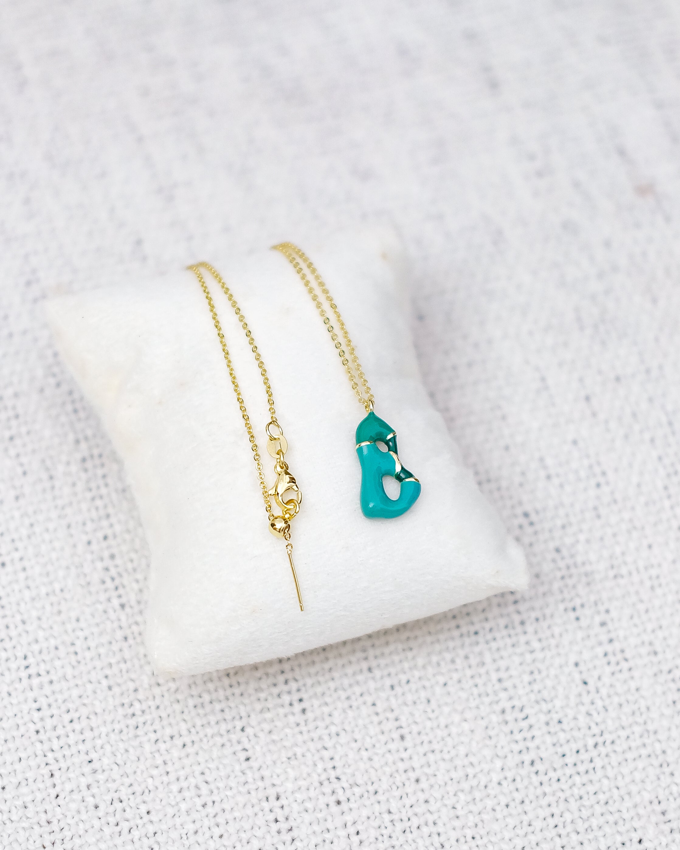 Alphabet  Charm + Chain - B