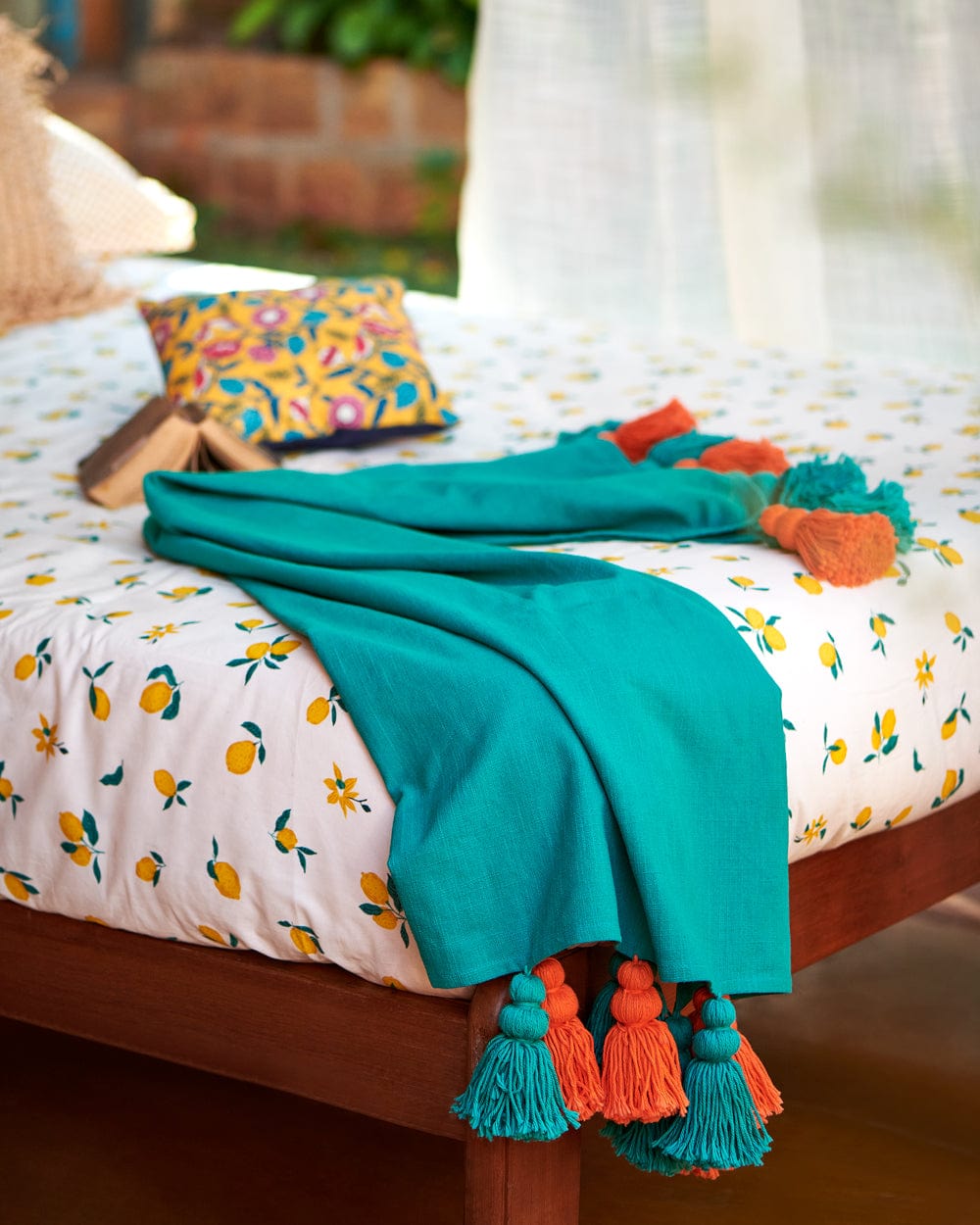Chumbak Tassel Tales Throw