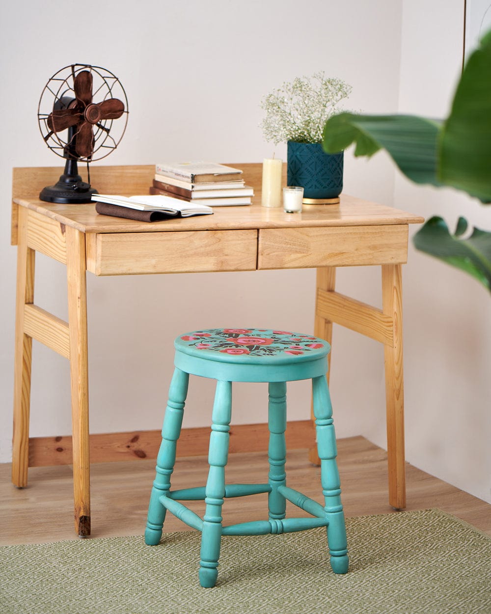 Chumbak Farmhouse Stool Round - Teal