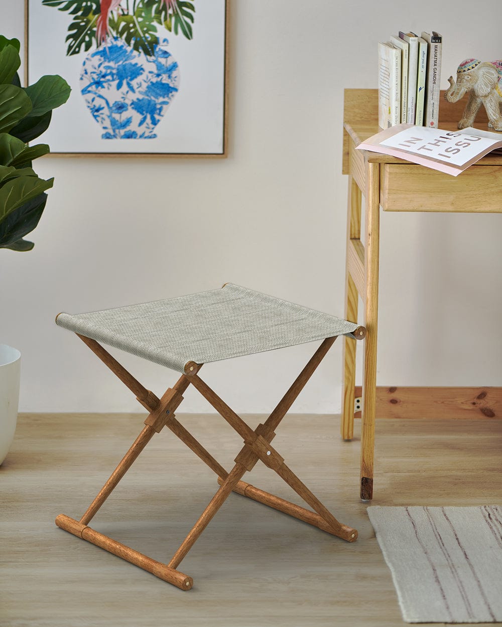 Bistro Foldable Stool - Srilanka Ivory